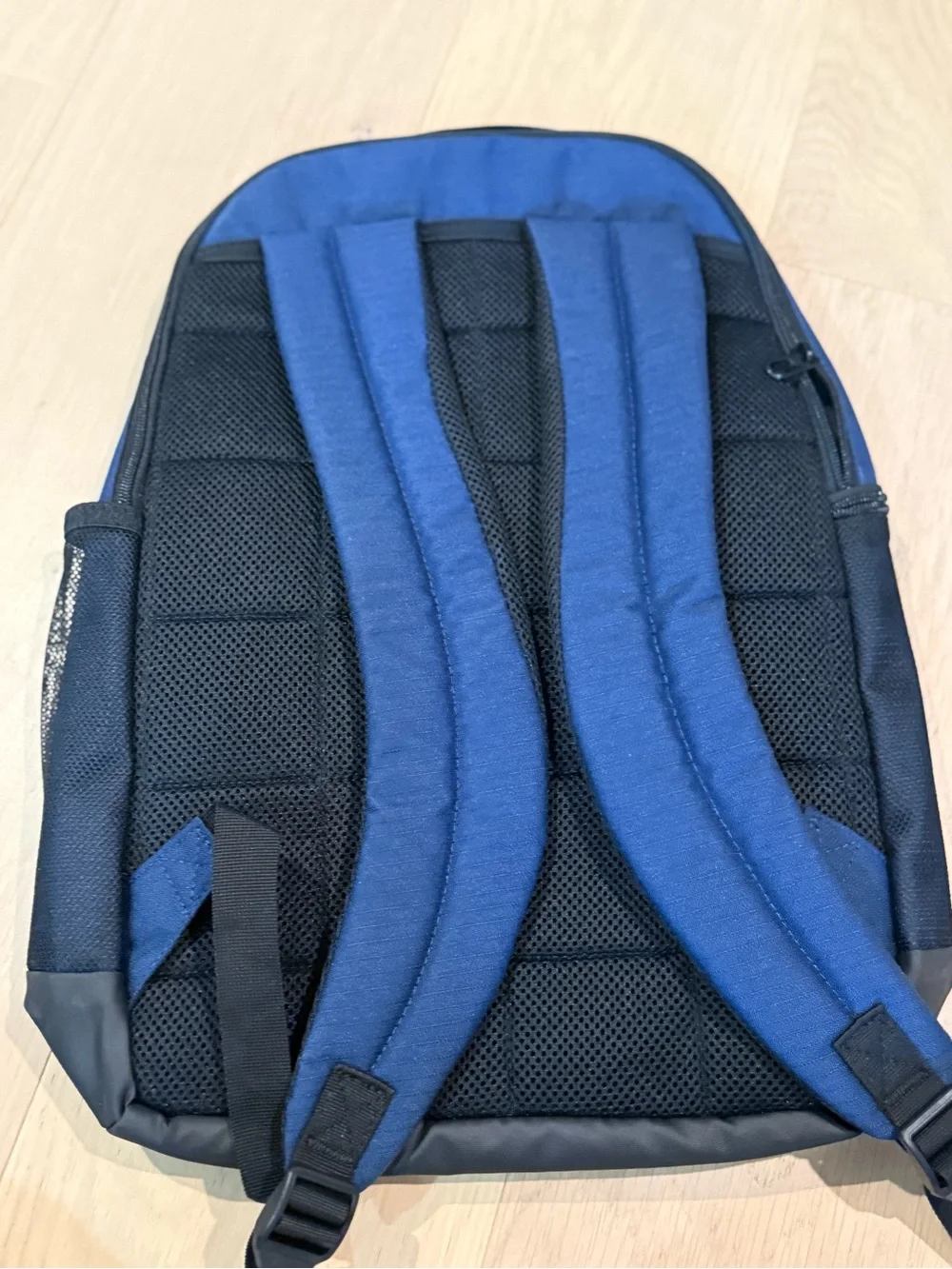 New Nike Brasilia navy blue and Black medium Men's Backpack with White Swoosh